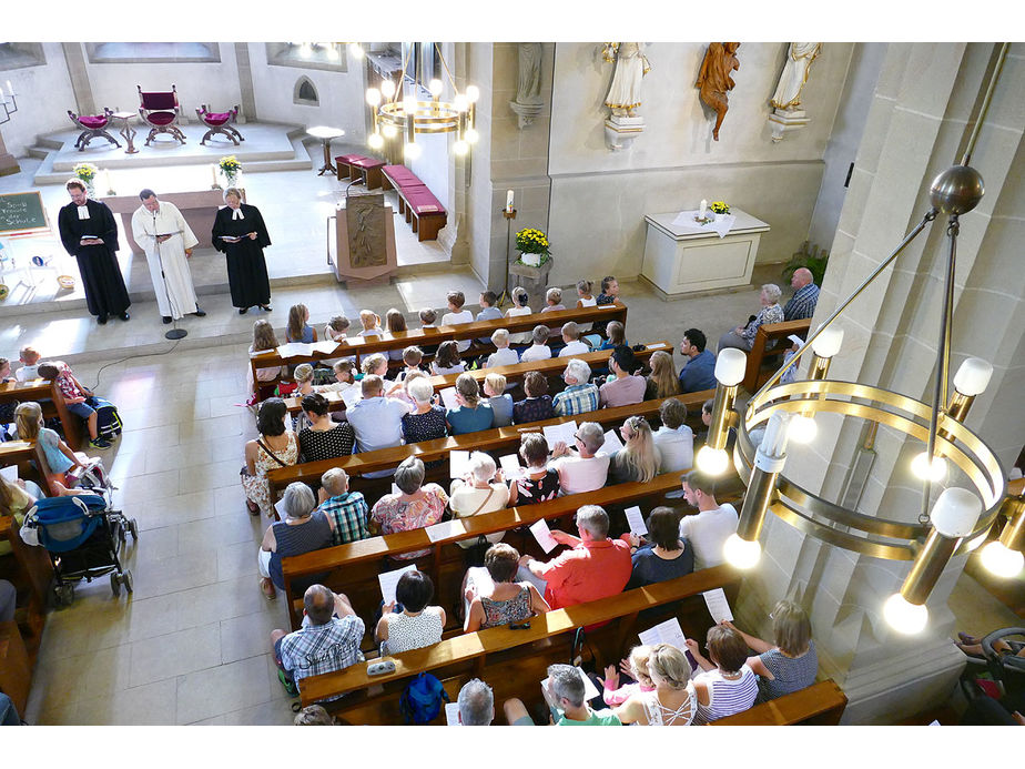 Ökumenischer Einschulungsgottesdienst in St. Crescentius (Foto: Karl-Franz Thiede)